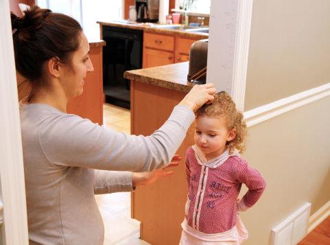 「你的育儿经」这三种特征的孩子难长高,家长早知道早干预,超过14岁就迟了!