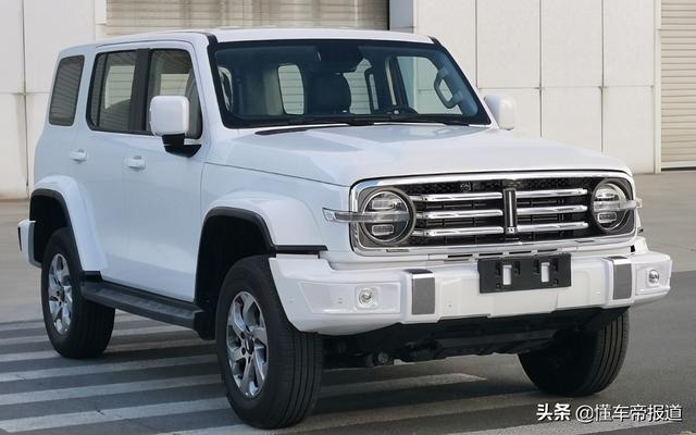 新车｜换适时四驱？同色轮眉+镀铬前格栅，坦克300城市版曝光