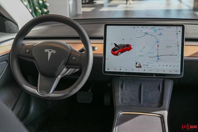 本月陆续交付，我们提前试驾了特斯拉Model Y