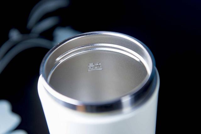 出门用自己的水杯，养生又健康，体验摩飞便携烧水杯