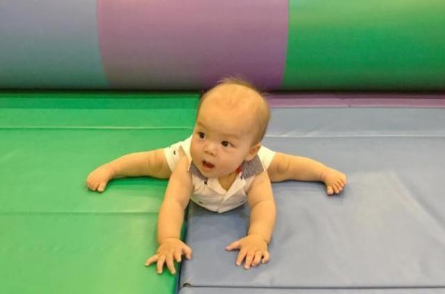 你的育儿经@“先爬后走”和“不爬就走”的孩子,有什么区别?这3点差距明显