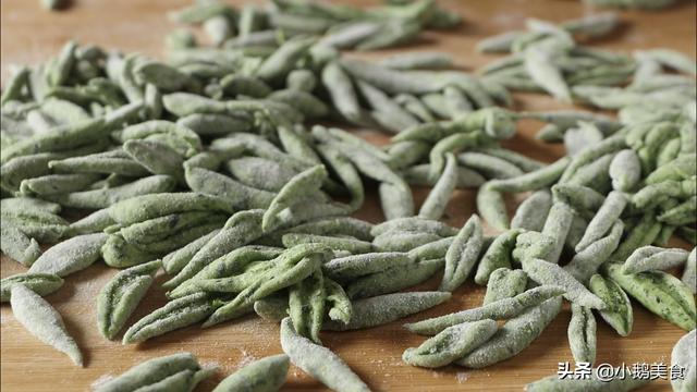 [你的育儿经]孩子不爱吃菠菜，妈妈加4个番茄这样做一锅，孩子吃得比辣条还香