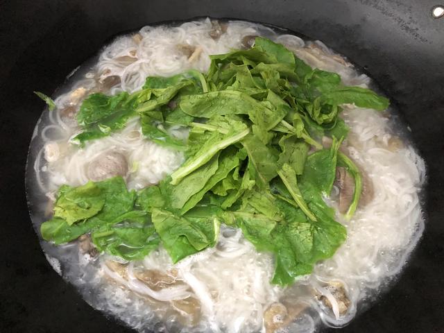 天冷孩子早餐最馋它，十分钟上桌，爽滑可口，比面条更好吃，特香