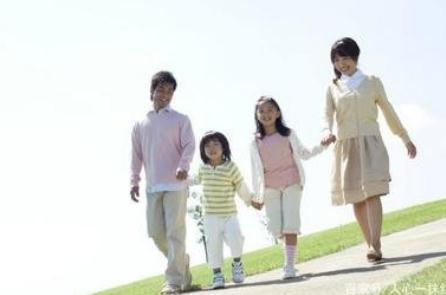 超级宝妈|孩子10分钟叫20声妈，家长愁娃太粘人，小心孩子长大疏远你