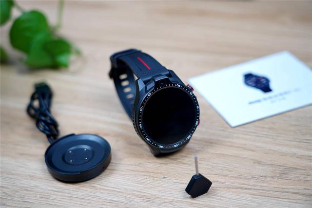 64G内存，双摄、支持独立通话、微信和，这是要取代手机吗