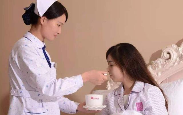 「你的育儿经」女性顺产后有五个“第一次”,12小时内不完成,后期隐患有点大