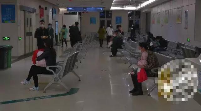 「你的育儿经」陕西一两岁男童误服农药！放在电动车里，以为是饮料