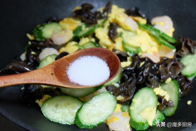 它们一起炒，简单营养好，口感清爽低脂健康，比肉还香