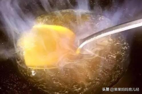 「你的育儿经」宝妈注意了！这2种食用油千万别给宝宝吃, 容易致癌诱发肥胖！