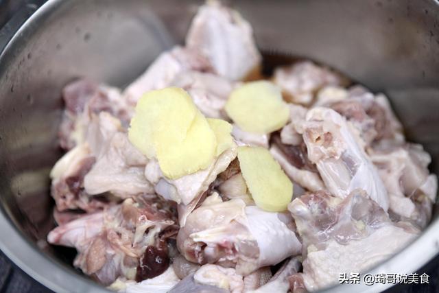 烧鸡块炖鸡汤，千万别焯水，大厨教你“2放1不放”，比饭店还香