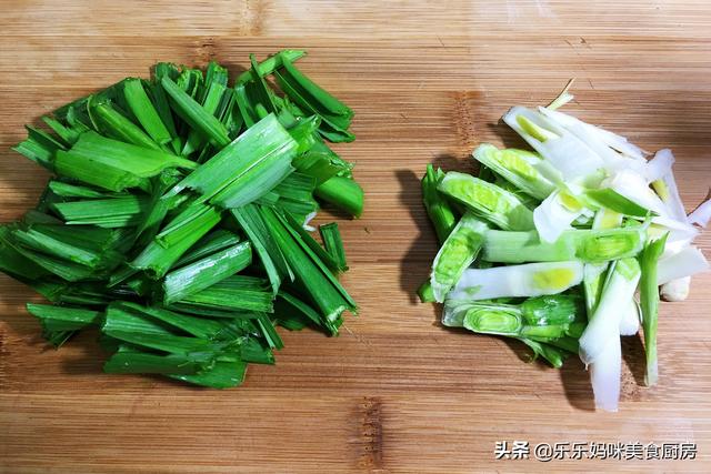 炒豆干时，记住别直接下锅炒，多加1步，好吃没怪味，真香