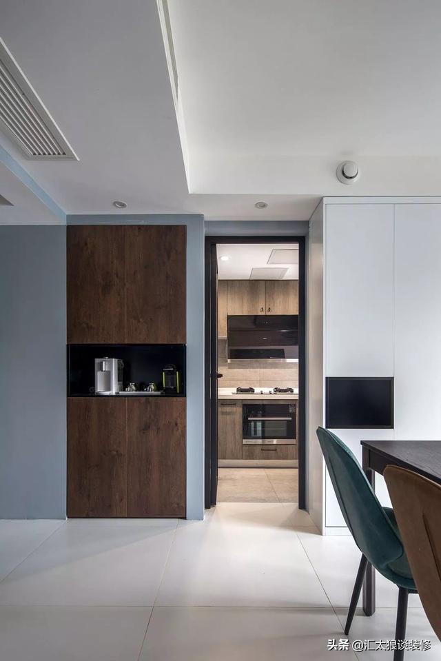 47㎡小户型，客餐厨卫样样全，还有俩卧室和衣帽间，这设计我服