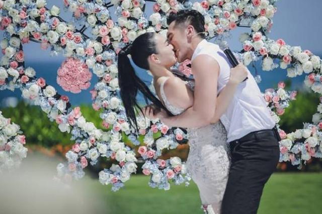 淡蓝色的记忆|张雨绮和钟丽缇，居然是评委老师最想送“出道”的女团选手