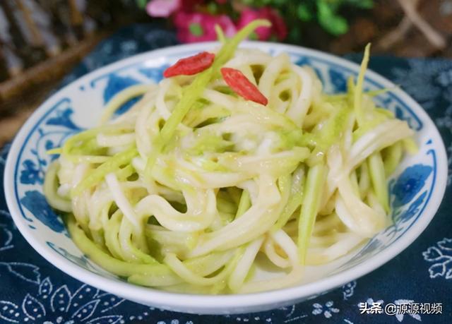 美食推荐：芝麻酱西葫芦、花生焖猪手、泡椒莲藕鸡翅、木耳炒鸡蛋