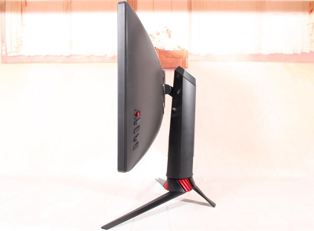 ROG：游戏装备，华硕称雄；4K电竞，谁与争锋