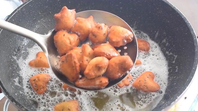 鸡蛋不再炒着吃，教你1个好吃做法，5分钟出锅，比油条还好吃