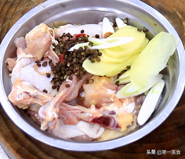 吃一口就能征服你的香麻鸡！唇舌跳动不停，秘诀全在料汁里