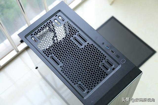 酷冷至尊智瞳MB400L侧透机箱助力旧平台轻松升级带光主机