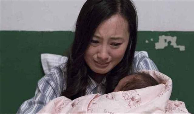『超级宝妈』40岁二胎宝妈深夜发朋友圈：真的后悔生下二胎！得知原因令人心疼