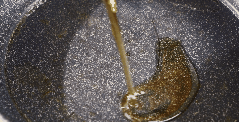 来自陕北的黄米年糕，吃出来的软糯儿，枣香浓郁！煎炸蒸皆可