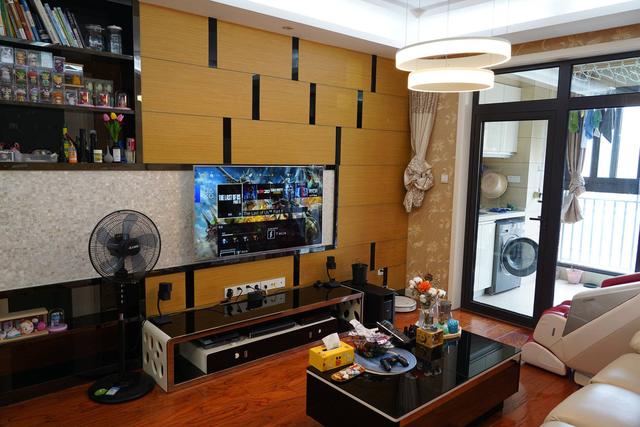 2400ANSI亮度！入门高端旗舰坚果J10画质及效果展示