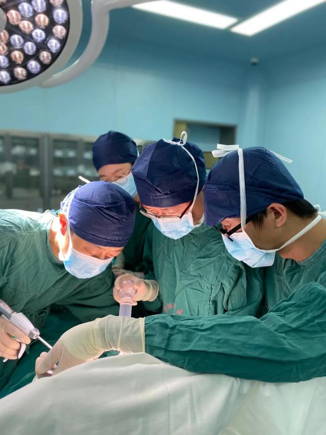 切除|2岁女童患肝母细胞瘤，在嘉定救治成功