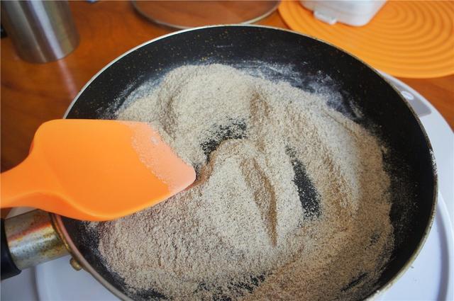 童年记忆，用面粉冲水喝，干香浓稠还“管饱，”以后不用做早餐了