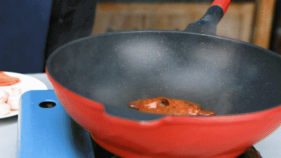 馋了半年，终于吃到了它！肥美的口蘑，清爽的胡萝卜...