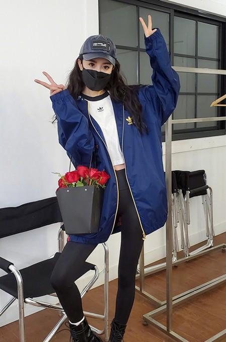 金色年华录|特殊时期，杨幂、郑爽、热巴等女神们戴上口罩，你还认得出吗？