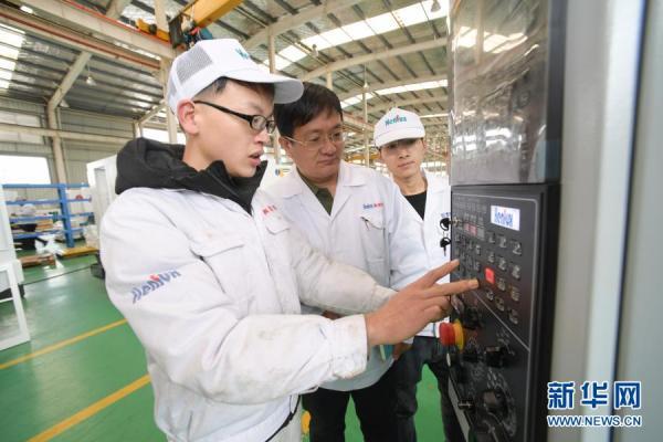 一家|贵州丹寨：企业赶制订单忙