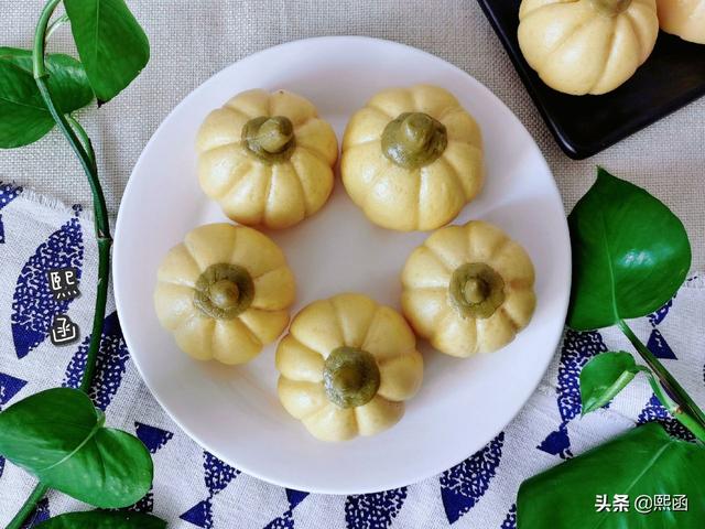 用南瓜做小馒头，只需1次醒发，香甜暄软有筋道，好看好吃还简单