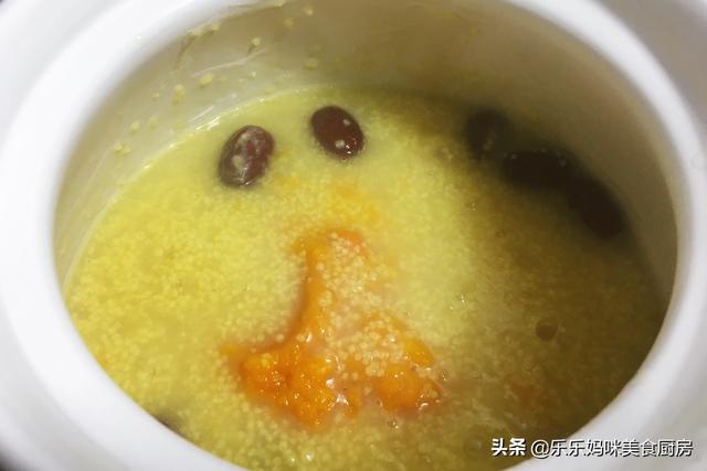 煮南瓜小米粥时，不要直接下锅煮，记住这3点，香甜浓稠出米油