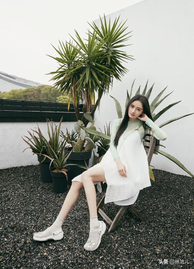 时尚迪科夏天做仙女，一定要带点“绿”才行，杨幂、钟楚曦都把绿色穿活了