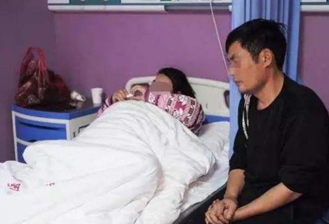 #超级宝妈#“爸妈不行了，弟弟要你照顾了”，面对父母的嘱咐，儿子含泪接受