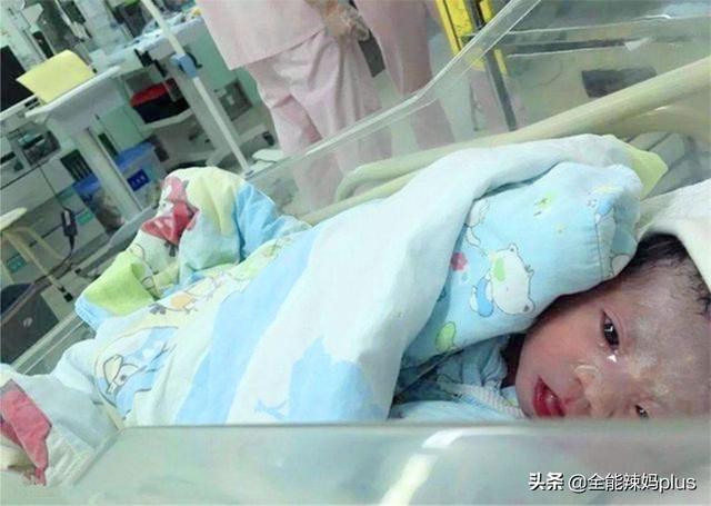 超级宝妈■新生儿全身“奶油”出生，宝爸看后吓得大哭，医生：偷着乐吧