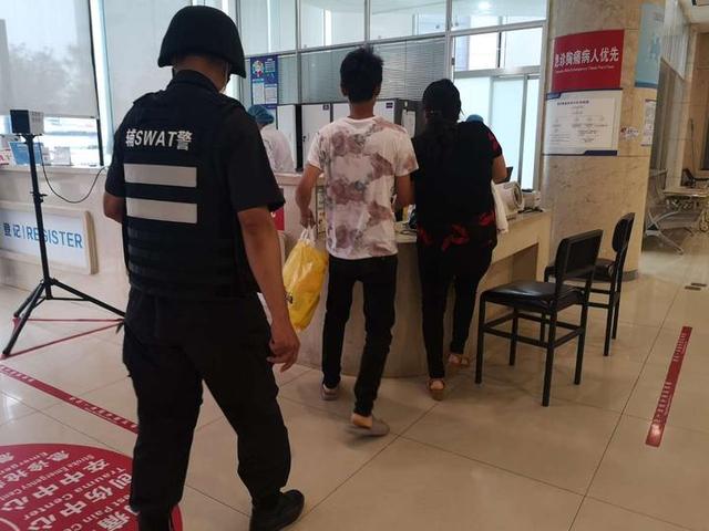 超级宝妈|?15天大的宝宝喝奶窒息被困车流中！一场生命接力开始了