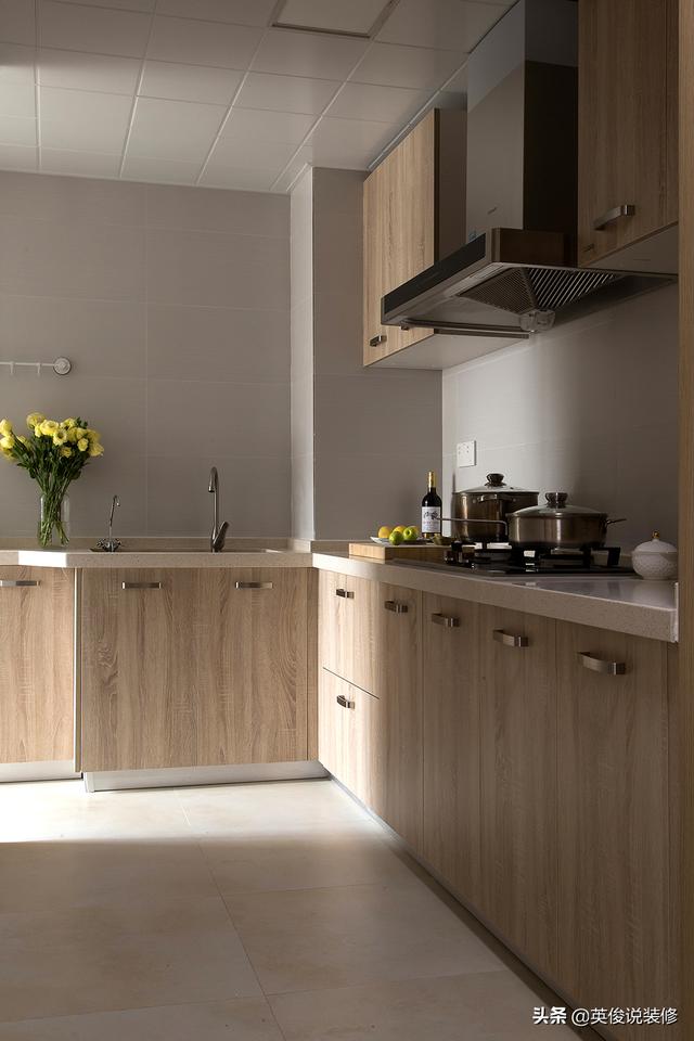 北欧风格装修案例，用线条来点缀，简洁自然