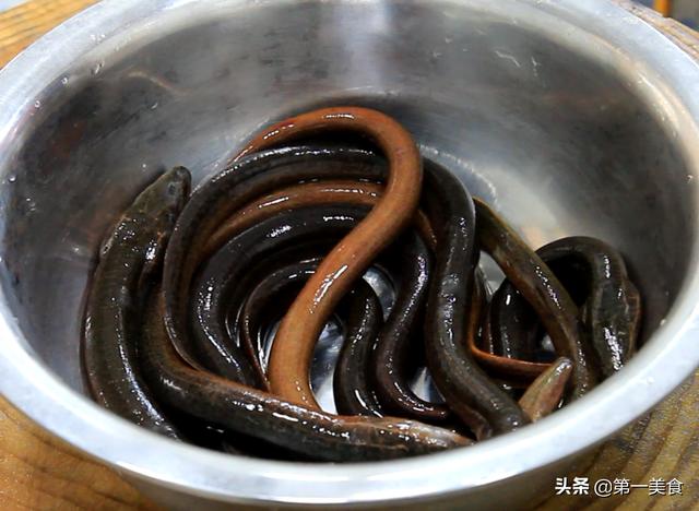 据说这是男人们最爱吃的菜？焦香入味，给你浑身酥麻的感觉