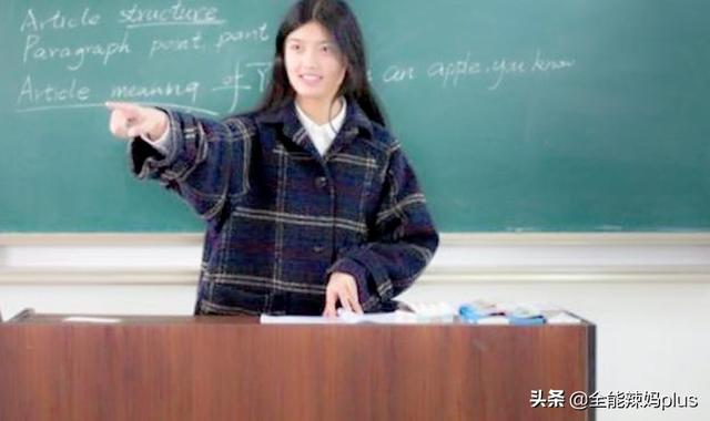 「你的育儿经」“房”姓老爸给女儿起名，不料闹出大笑话，班主任：上课不敢点名