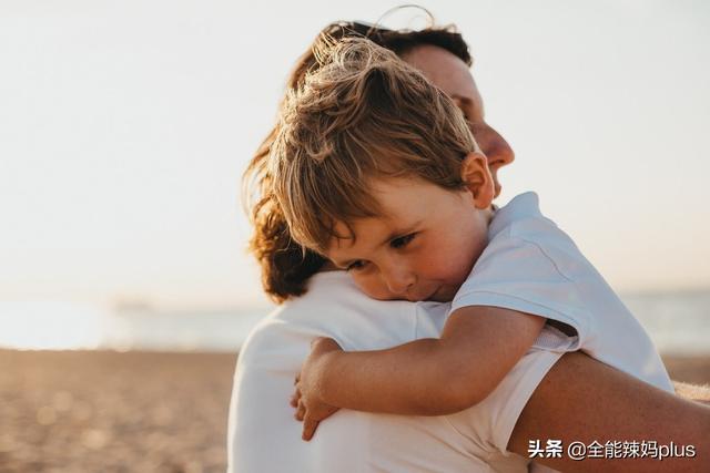 「超级宝妈」“富养女穷养儿”真的对吗?培养这2个气质才是关键,你家娃有吗