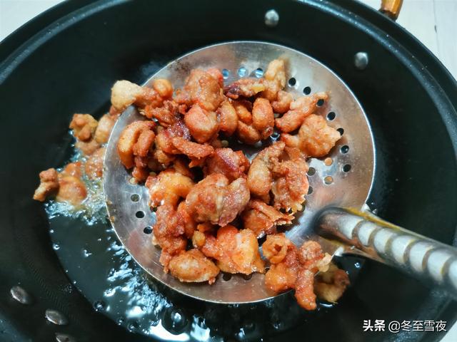 鸡腿|教你在家做辣子鸡丁，辣椒炒不糊，鸡丁外焦里嫩，方法一学就会