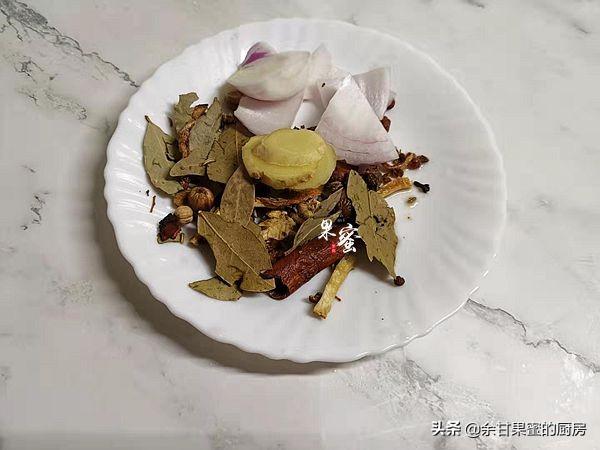 鸡腿|砂锅菜最爱这一道了，食材丰富，炖一炖上桌，全家人都爱吃