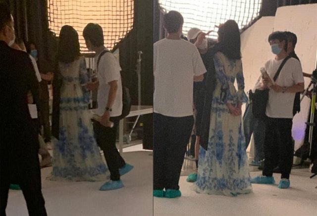 多拉不懂A梦|唐嫣产后首晒怼脸自拍，梨涡浅笑女神范依旧，大红唇超迷人