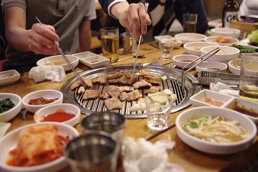 舌头|吃饭时总咬到舌头，是想吃肉吗？背后隐藏的问题可不小……