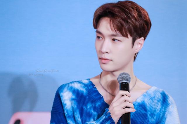 形同陌路|根正苗红的张艺兴拥有完美的肌肉线条，背后是谁的功劳呢？