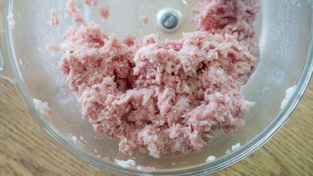 包子还是这种馅的最好吃，鲜美多汁皮薄馅大，比吃肉还香，吃不腻