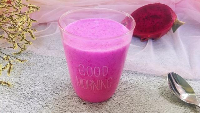 在家自制火龙果奶昔，健康无添加，做法简单，几分钟就能搞定
