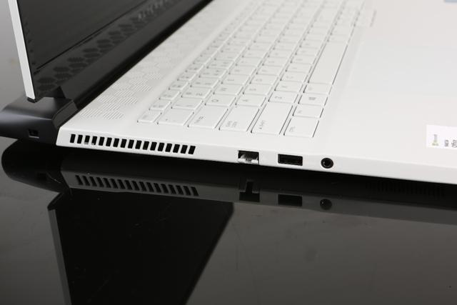 评测丨ALIENWARE m17 2020版，等等党终结者