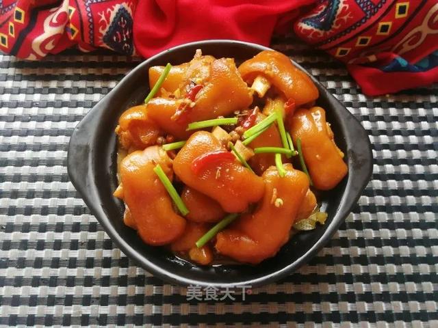 猪蹄这样做，软而不烂，肥而不腻！香糯可口，入口即化！家人超爱吃