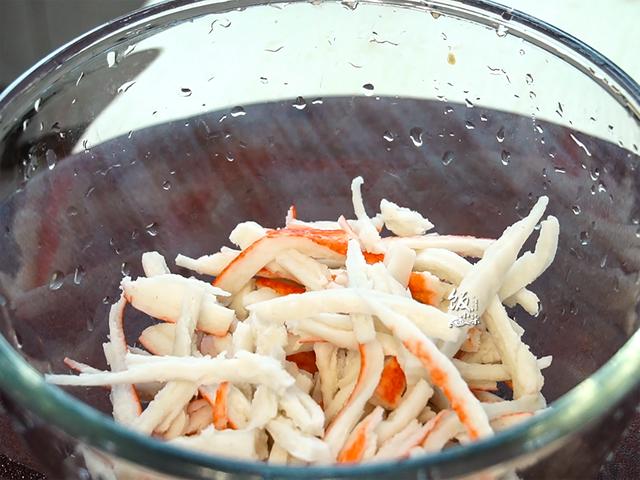 10块钱成本，做1碗诱人的“蟹黄面”，学会这做法，能以假乱真